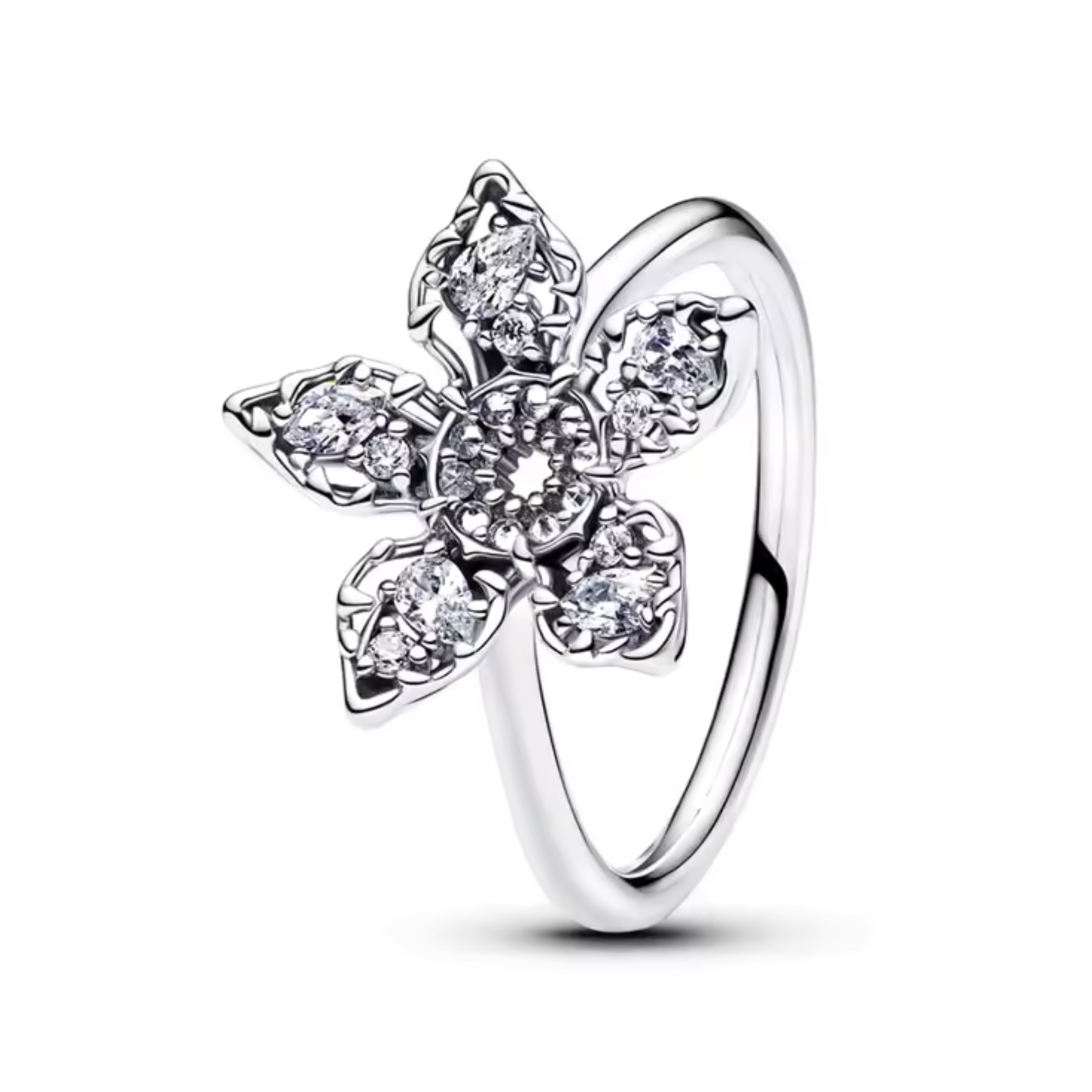 Affichez un style audacieux avec cette bague argentée représentant la tête menaçante du Démogorgon, créature culte de la série Stranger Things. Finement sculptée en argent 925, cette pièce captivante incarne la puissance et l’ombre de l’Upside Down. Son design détaillé évoque à la fois l’univers fantastique et l’atmosphère inquiétante de la série. Un bijou original, parfait pour les fans de l’étrange et du surnaturel.