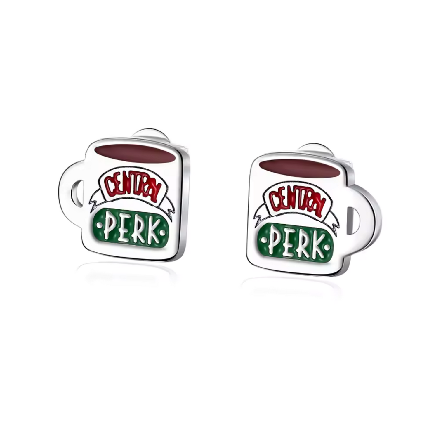 Affiche ton amour pour la série culte Friends avec ces adorables boucles d’oreilles en forme de tasse Central Perk ! Un clin d’œil parfait à ce café mythique où tout a commencé… et où Rachel a (mal) servi des cappuccinos.