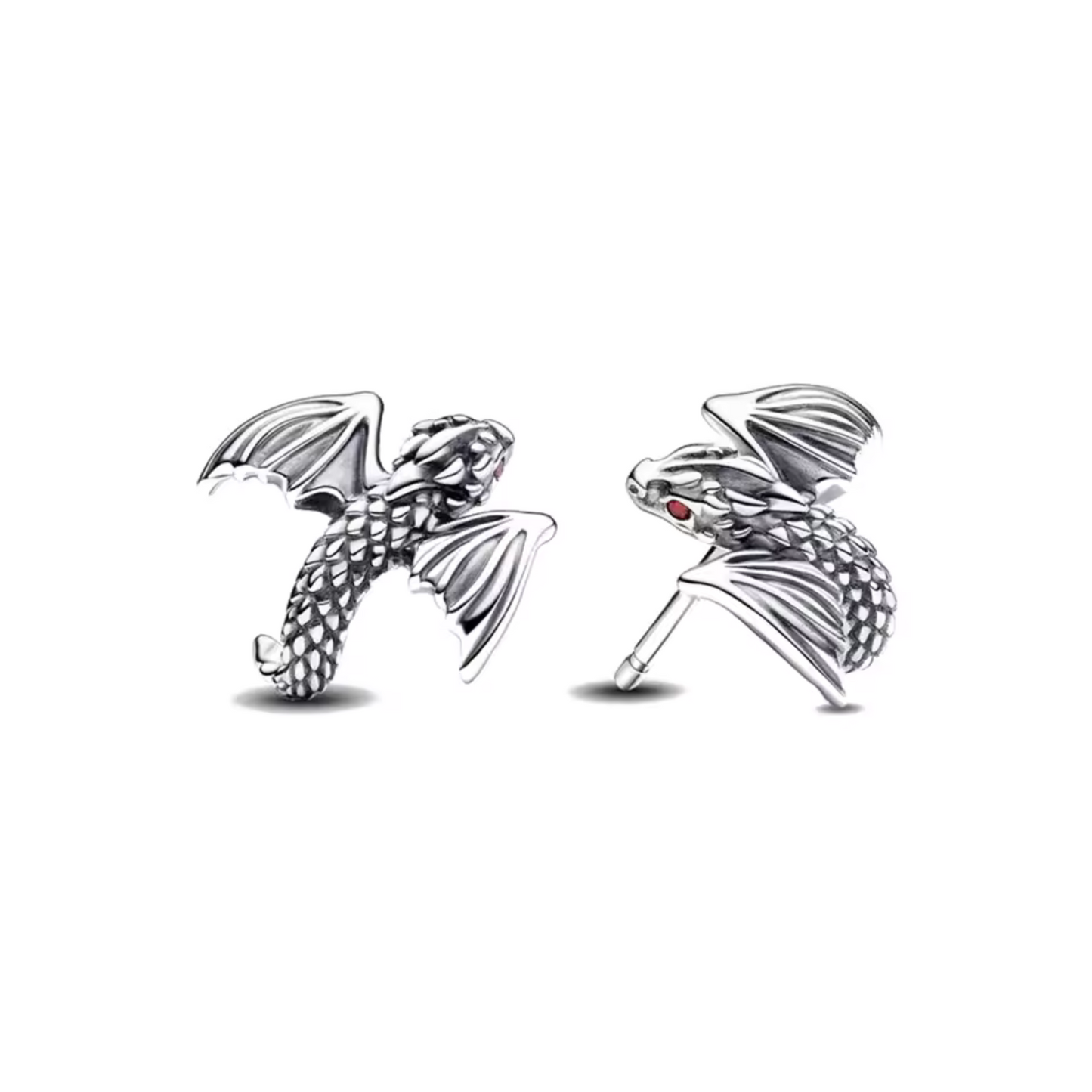 Incarne la puissance des dragons de Westeros avec ces boucles d’oreilles au design féroce, inspirées de l’univers Game of Thrones. Parfaites pour les fans de Daenerys Targaryen et des créatures mythiques, elles ajoutent une touche de mystère et de force à ton style.