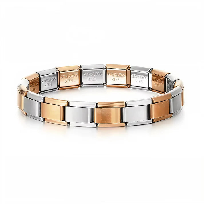 Ce bracelet à charms italien bicolore, composé de 17 maillons en alternance argent et bronze (1 sur 2), est conçu en acier inoxydable de haute qualité, offrant confort, durabilité et élégance. Entièrement réglable, il s’adapte à toutes les tailles de poignet grâce à son système extensible et ajustable. Personnalisable à volonté, vous pouvez y ajouter ou retirer des charms pour créer un bijou unique. L’association raffinée de l’argent lumineux et du bronze chaleureux apporte un style vintage et sophistiqué.