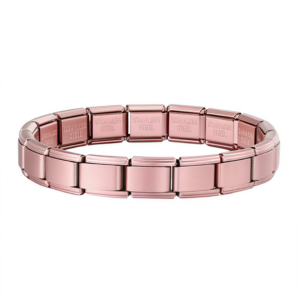 Ce bracelet à charms italien entièrement rose clair est composé de 17 maillons en acier inoxydable de haute qualité, offrant confort, résistance et élégance. Entièrement réglable, il s’adapte à toutes les tailles de poignet grâce à son système extensible et ajustable. Personnalisable à volonté, vous pouvez y ajouter ou retirer des charms pour créer un bijou unique. Sa teinte tendre et lumineuse de rose clair apporte une touche douce et féminine à toutes vos tenues. Compatible avec tous nos charms italiens,