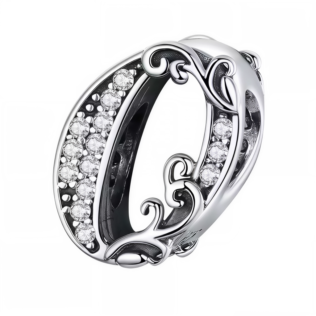 Ajoutez une touche unique à votre bracelet grâce à ce charm en forme de chiffre "0", réalisé en argent 925. Un bijou intemporel et raffiné, parfait pour compléter une combinaison de chiffres ou pour offrir une attention pleine de sens à un proche.
