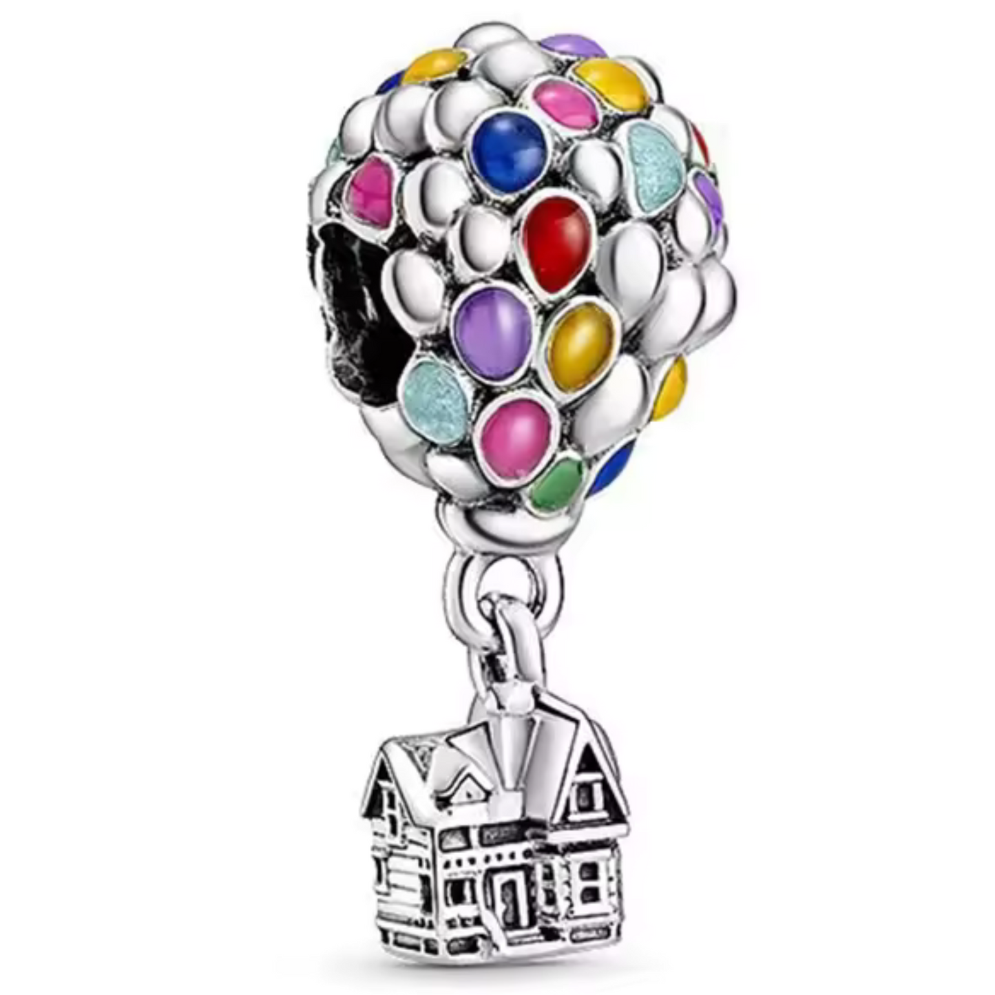 Ajoutez une touche de magie et d'aventure à votre collection avec ce charm représentant la maison emblématique du film Là-Haut. Fabriqué en argent sterling 925, ce charm de haute qualité est compatible avec tous les bracelets Pandora, garantissant une intégration parfaite à votre bijou préféré. Parfait pour les fans de Là-Haut et de l'univers Disney-Pixar, ce charm capture l'esprit de rêve et de découverte du film avec des détails minutieusement travaillés, ajoutant une note de fantaisie et de nostalgie à v