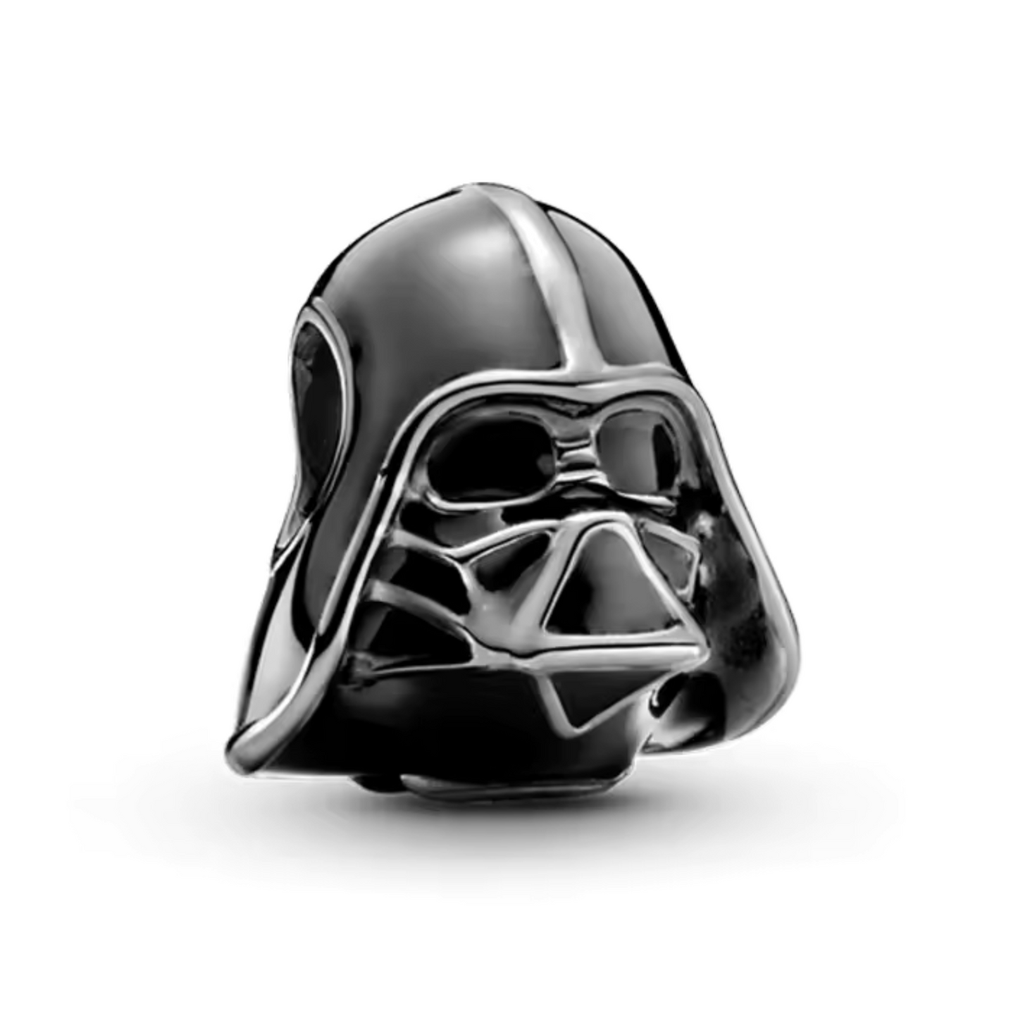 Ajoutez une touche de l'univers galactique de Star Wars à votre collection avec ce charm représentant Boba Fett. Confectionné en argent sterling S925, ce charm capture l'image emblématique du célèbre chasseur de primes, avec des détails précis et un design robuste.