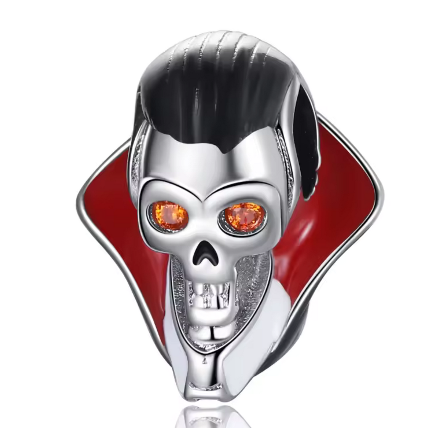 Plongez dans l’univers gothique et mystérieux avec ce charm en argent 925 représentant Dracula, le légendaire comte des ténèbres. Ce bijou captivant incarne l’élégance macabre et l’aura envoûtante de ce personnage mythique, apportant une touche de mystère et de sophistication à votre collection.