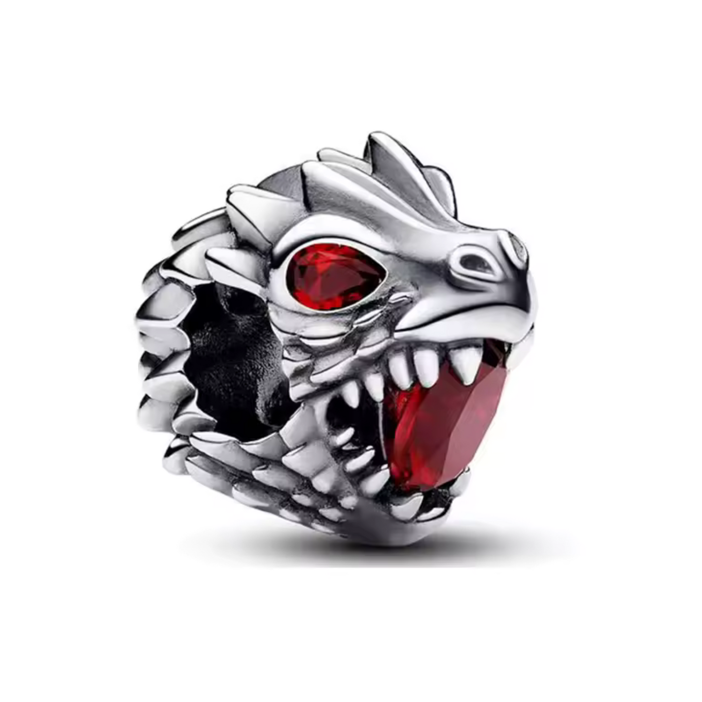 Ajoutez une touche de puissance et de mystère à votre collection avec ce charm représentant l'imposant dragon de Game of Thrones. Fabriqué en argent sterling 925, ce charm de haute qualité est compatible avec tous les bracelets Pandora, garantissant une intégration parfaite à votre bijou préféré. Parfait pour les fans de la série, ce charm capture la majesté et la force des dragons avec des détails finement sculptés, évoquant leur grandeur et leur rôle mythique dans l'univers de Game of Thrones.