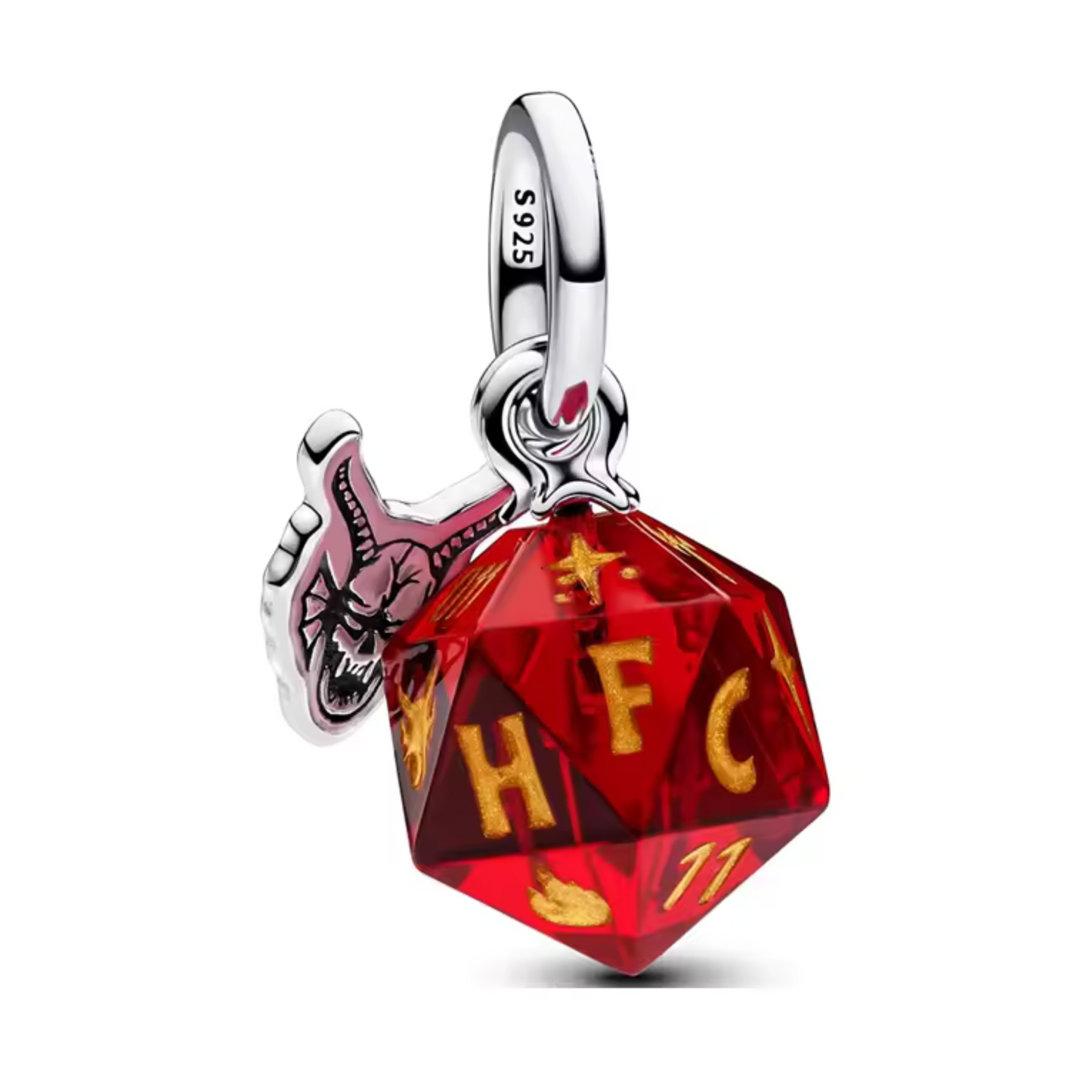 Ajoutez une touche de mystère et d'aventure à votre collection avec ce charm Hellfire Club inspiré de Stranger Things. Confectionné en métal noirci et finement détaillé, ce charm représente le logo emblématique du Hellfire Club, symbolisant la camaraderie et l'esprit d'équipe des aventuriers de Hawkins. Avec son design unique et ses détails captivants, ce bijou est parfait pour les fans de la série qui souhaitent afficher leur passion pour l'univers fantastique des années 80. Compatible avec les bracelets P