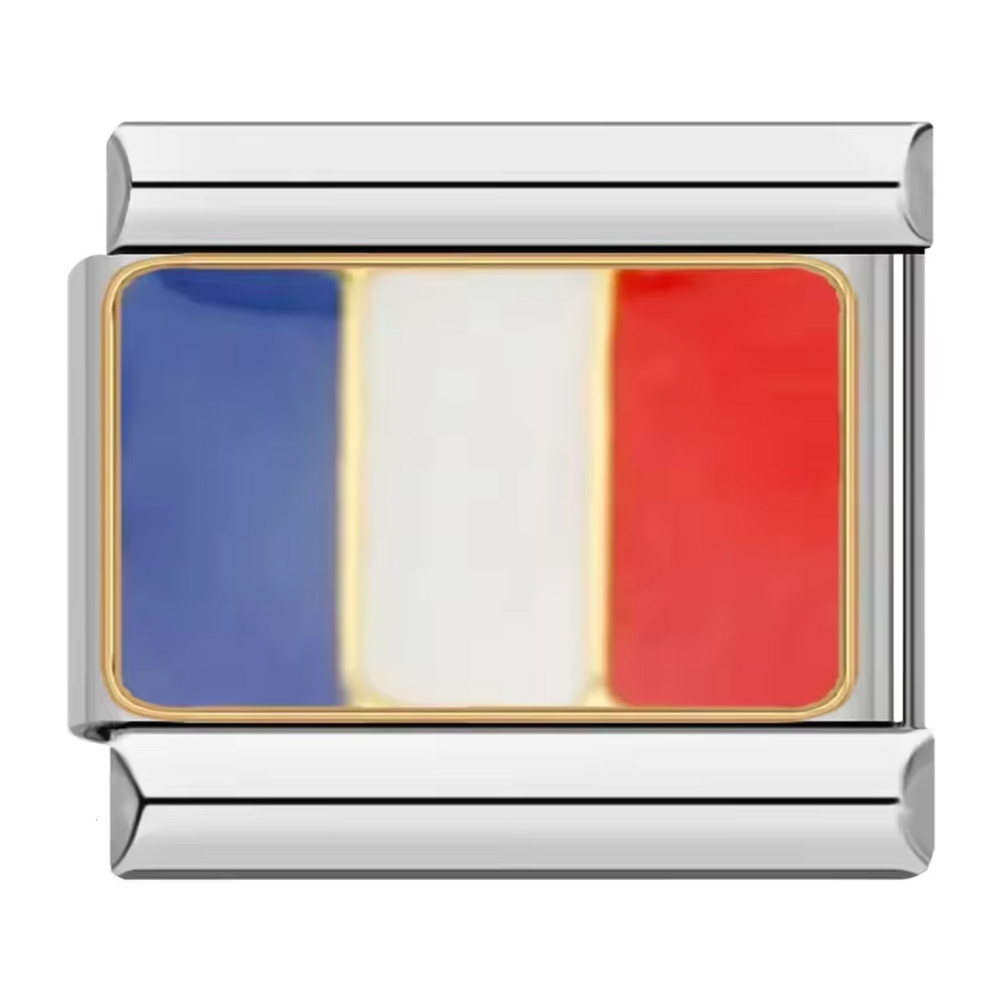 Ce charm italien en acier inoxydable argenté arbore l’inscription "France" décorée aux couleurs vibrantes du drapeau français. Alliant robustesse et finesse des détails, ce charm apporte une touche moderne et élégante à votre bracelet. Facile à fixer, il s’adapte parfaitement à nos bracelets composés de 17 maillons extensibles et réglables, convenant à toutes les tailles de poignet. Compatible avec tous nos charms italiens, ce bijou est idéal pour personnaliser votre bracelet avec une note tricolore pleine