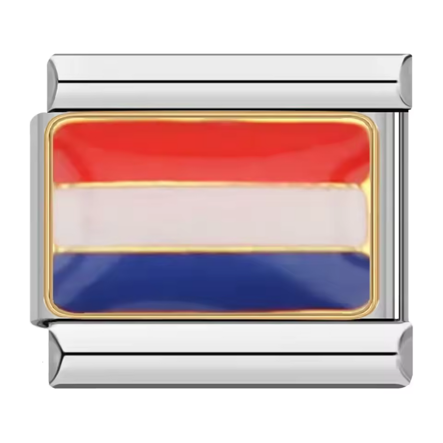 Ce charm italien argenté arbore fièrement le drapeau des Pays-Bas, symbole de culture, de liberté et de fierté nationale. Fabriqué en acier inoxydable de haute qualité, il combine solidité et détails colorés pour un rendu élégant et moderne. Facile à fixer, il s’adapte parfaitement à nos bracelets composés de 17 maillons extensibles et réglables, convenant à toutes les tailles de poignet. Compatible avec tous nos charms italiens, ce bijou est idéal pour personnaliser votre bracelet avec une touche néerlanda
