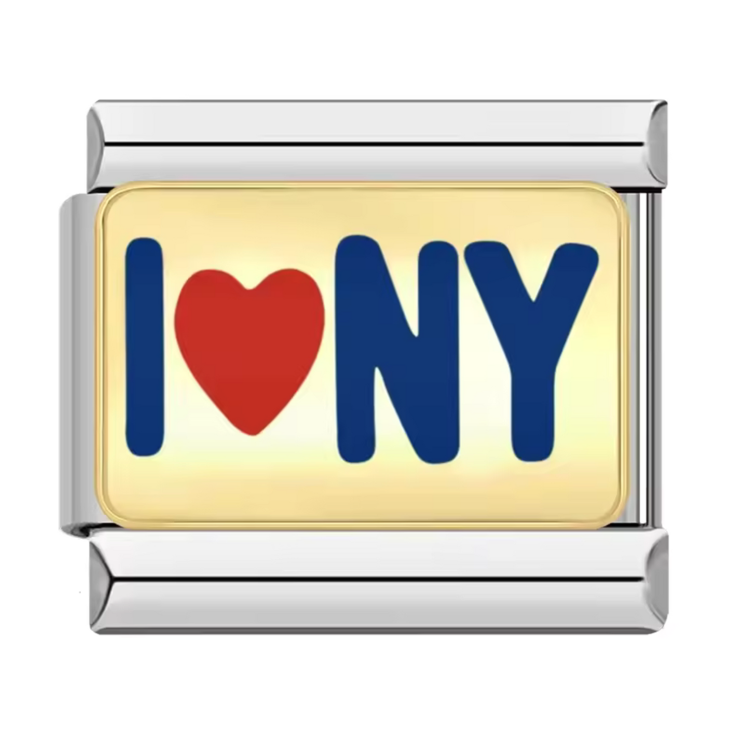 Ce charm italien argenté affiche l’iconique inscription “I ❤️ NY” sur un fond doré, parfait pour les amoureux de New York et des voyages. Fabriqué en acier inoxydable de haute qualité, il allie robustesse et finitions soignées pour un rendu moderne et vibrant. Facile à fixer, il s’adapte parfaitement à nos bracelets composés de 17 maillons extensibles et réglables, convenant à toutes les tailles de poignet. Compatible avec tous nos charms italiens, ce bijou urbain est idéal pour personnaliser votre bracelet