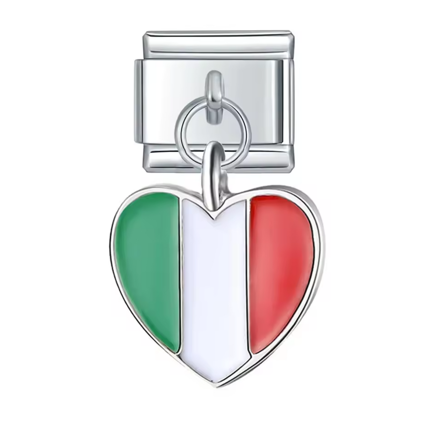 Ce charm italien pendentif en forme de cœur arbore fièrement les couleurs du drapeau italien, symbole d’amour et de fierté pour l’Italie. Fabriqué en acier inoxydable de haute qualité, il allie robustesse et détails colorés pour un rendu élégant et patriotique. Facile à fixer, il s’adapte parfaitement à nos bracelets composés de 17 maillons extensibles et réglables, convenant à toutes les tailles de poignet. Compatible avec tous nos charms italiens, ce bijou est idéal pour personnaliser votre bracelet avec