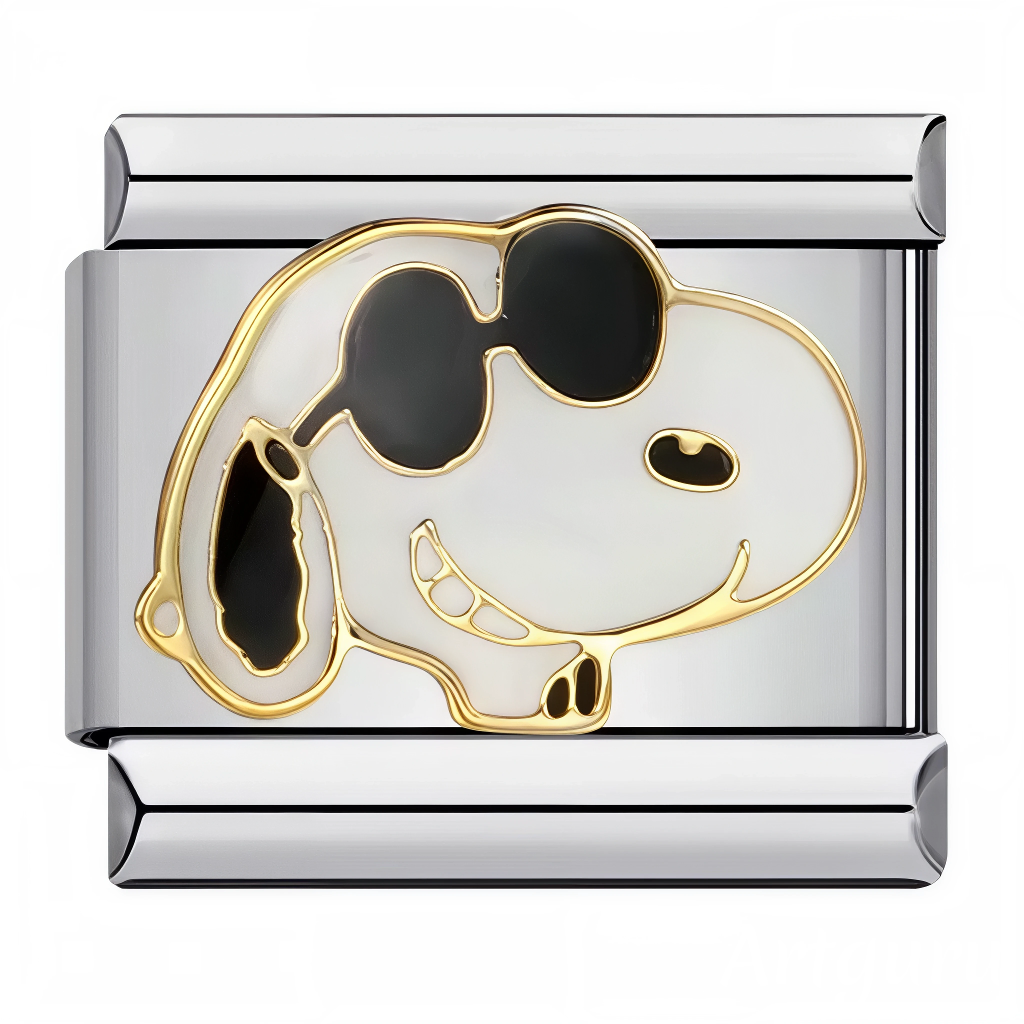 Ce charm italien ultra stylé représente Snoopy dans une version “swag”, arborant des lunettes noires qui lui donnent un look résolument cool et moderne. Fabriqué en acier inoxydable de haute qualité, il allie résistance et détails soignés pour un bijou tendance. Facile à fixer, il s’adapte à nos bracelets composés de 17 maillons extensibles et réglables, convenant à toutes les tailles de poignet. Compatible avec tous nos charms italiens, il est parfait pour apporter une touche fun et branchée à votre collec