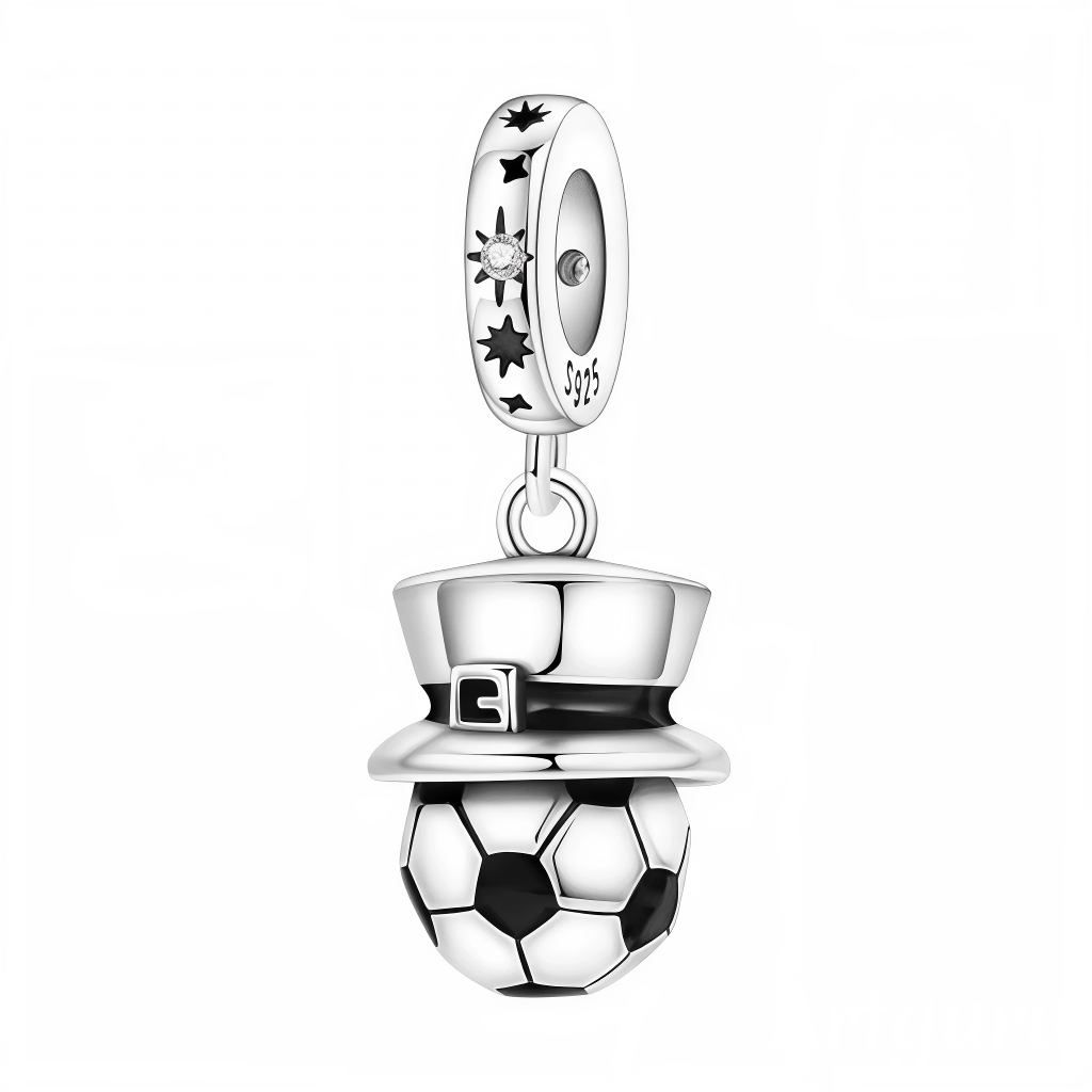 Affichez votre amour du football avec une touche de fantaisie grâce à ce charm pendentif en argent 925, représentant un ballon de football coiffé d’un chapeau de magicien. Ce bijou original et ludique combine passion sportive et esprit créatif, parfait pour les amateurs de football qui aiment se démarquer avec style. Il apporte une note magique et amusante à votre collection de charms.