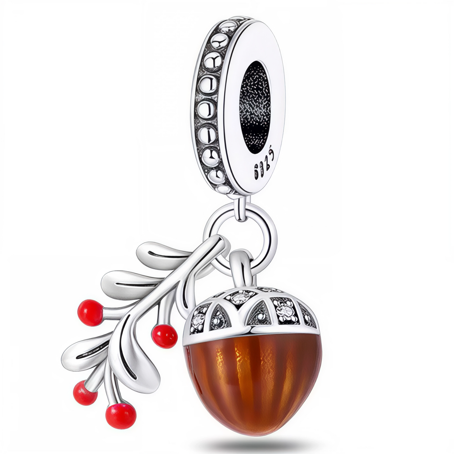 Sublimez votre bracelet avec ce charm lumineux et automnal en Argent 925 (S925) ! Il associe un gland brun irisé orné d’un chapeau ajouré serti de cristaux à une branche argentée décorée de petites boules rouges façon baies. La bélière, finement travaillée et sertie, apporte une touche raffinée à ce bijou inspiré de la nature et des promenades en forêt.