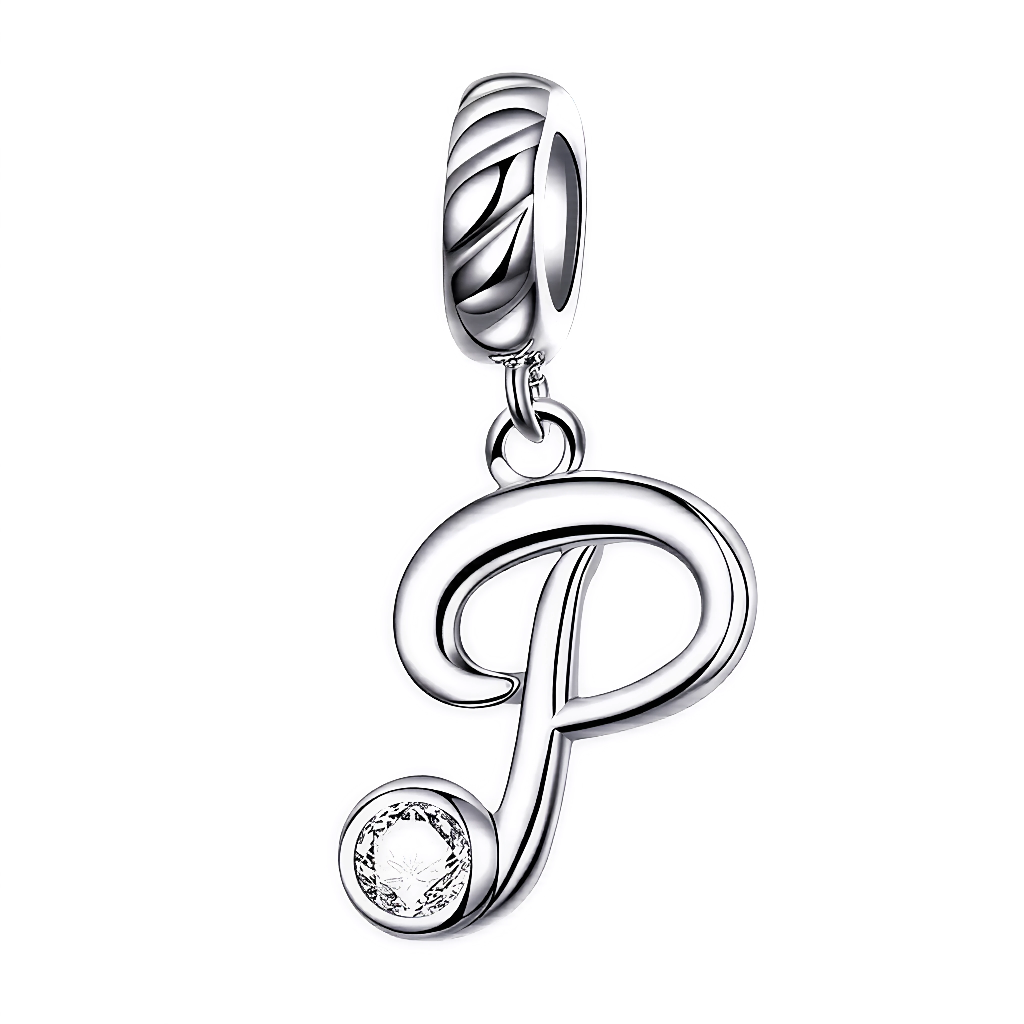 Ajoutez une touche élégante et personnalisée à votre bracelet avec ce charm pendentif en argent 925 représentant la lettre "P". Son design raffiné est orné d’un strass blanc scintillant qui capte délicatement la lumière, offrant un bijou simple, charmant et significatif. Idéal à porter chaque jour ou à offrir en cadeau pour un style sophistiqué et unique.