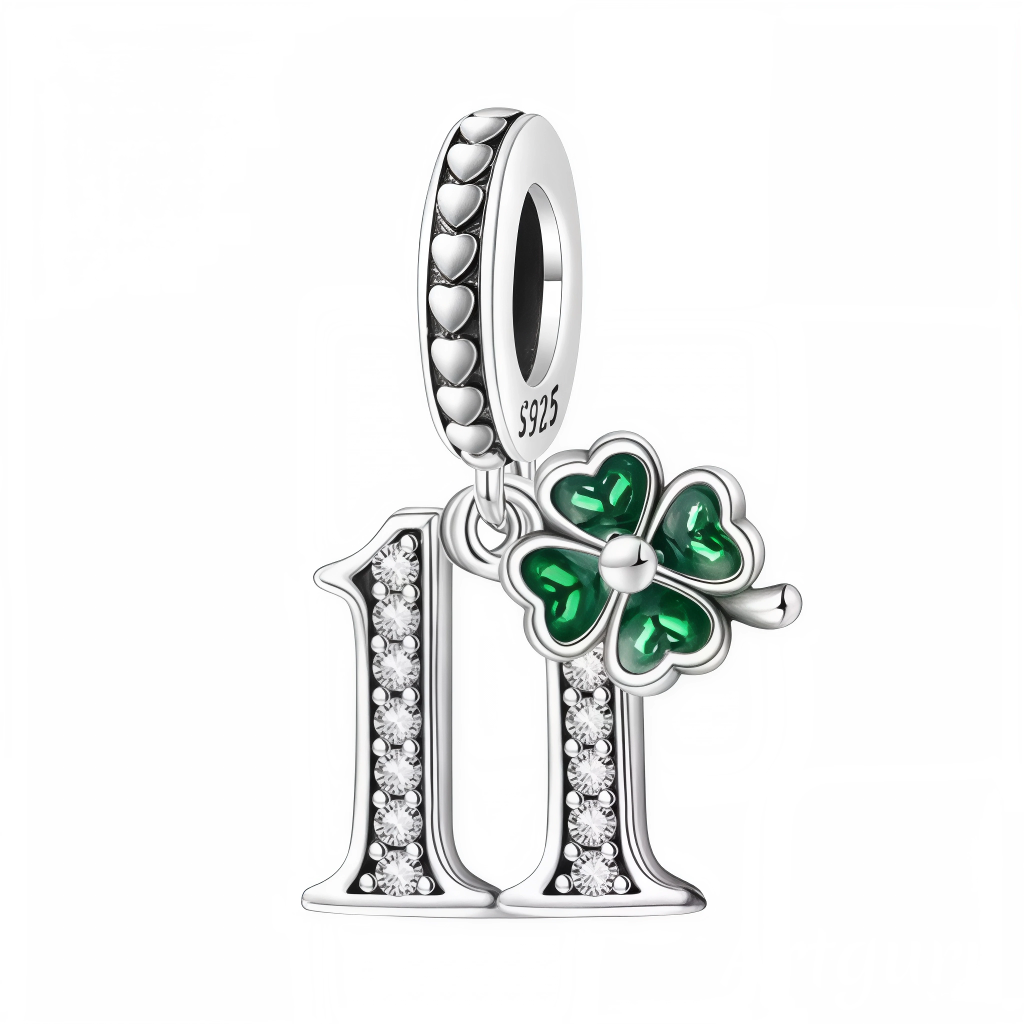 Apportez chance et élégance à votre bracelet avec ce charm pendentif en forme de nombre "11", réalisé en argent 925 et orné d’un trèfle à 4 feuilles vert, symbole universel de porte-bonheur. Un bijou raffiné, parfait pour célébrer un chiffre important tout en attirant la chance.