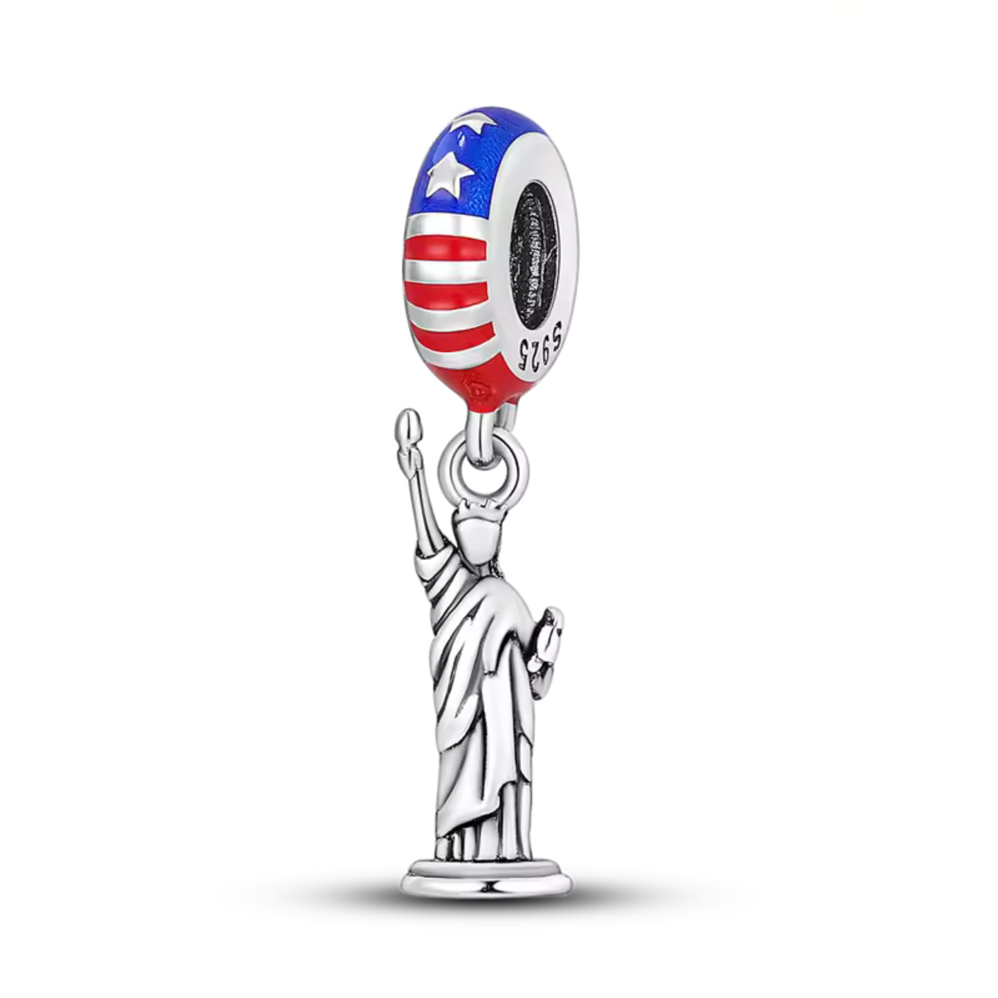 Célébrez l'icône de la liberté avec le Charm - Statue de la Liberté, en argent sterling S925. Ce charm exquis représente la majestueuse Statue de la Liberté, symbole d'espoir et de bienvenue. Parfait pour les voyageurs, les passionnés d’histoire et ceux qui souhaitent porter un symbole de liberté et d’inspiration, ce charm ajoutera une touche élégante et significative à votre bracelet.