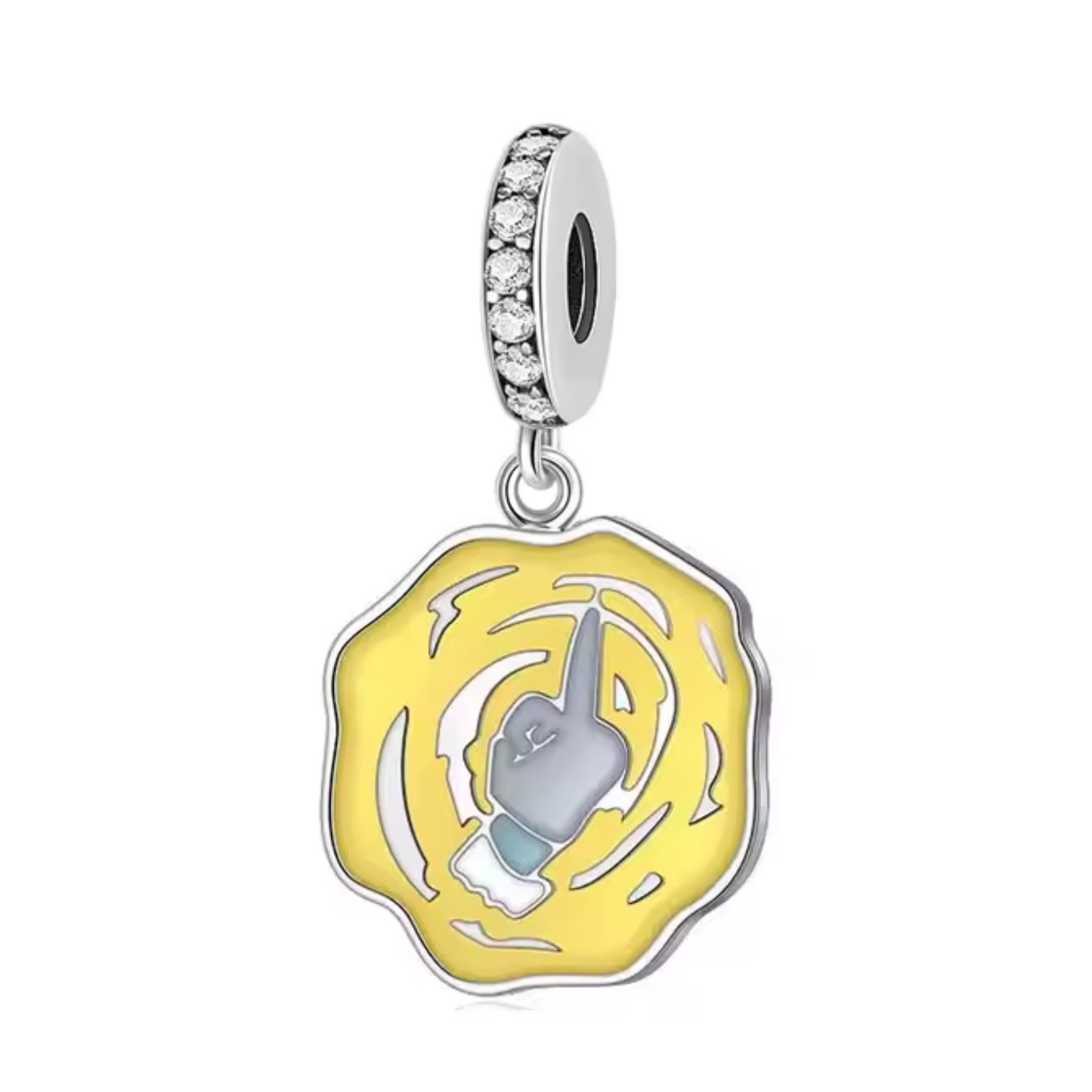 Sortez des sentiers battus (et de votre dimension) avec ce charm pendentif en argent 925 illustrant un portail interdimensionnel vert vif, d’où émerge le bras de Rick… vous gratifiant de son fameux doigt d’honneur. Une pièce provocante, fidèle à l’attitude désinvolte, cynique et totalement badass de Rick Sanchez.