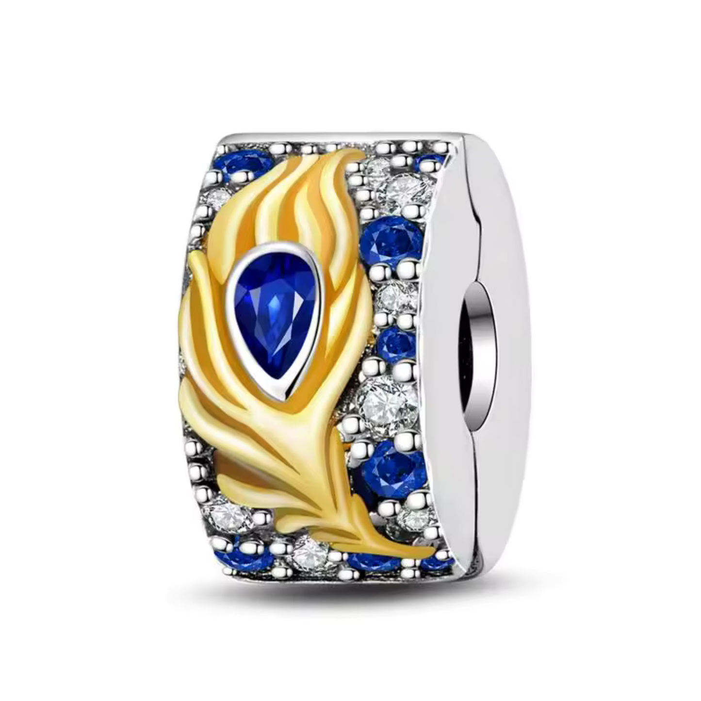 Brillez avec le clips Plume Bleu et Or, conçu en argent 925 et orné d'un mélange d’émail bleu et de touches dorées. Ce charm sophistiqué apporte une élégance unique et une symbolique puissante de protection et de sérénité.