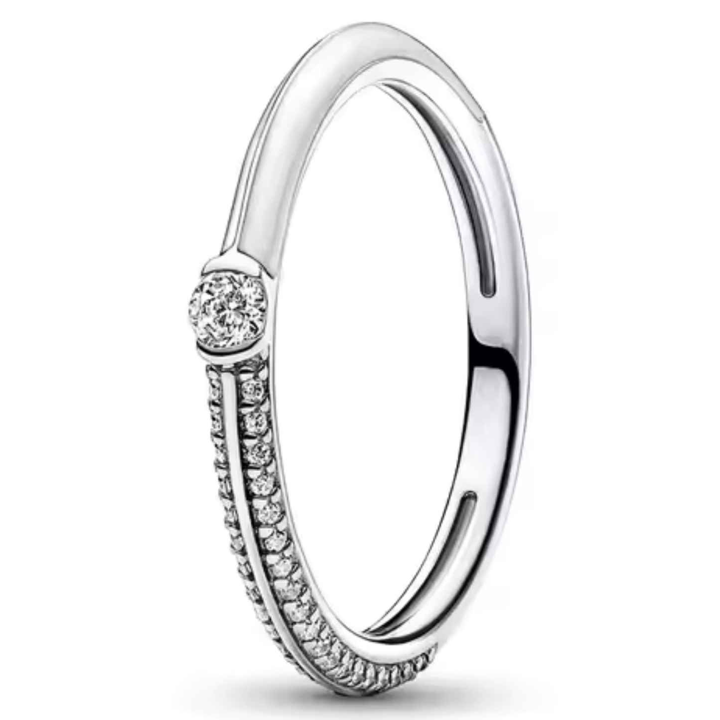 Fine Silver Ring with Central Brilliant and Rhinestones – Subtle Sparkle and Elegant Finesse