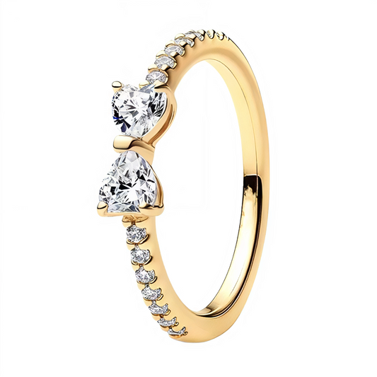 Bague délicate en doré, ornée d’un petit nœud et de strass scintillants, parfaite pour un style élégant et discret.

Caractéristiques
– Métal : argent 925 doré
– Design fin et raffiné
– Strass brillants pour une touche lumineuse
– Taille ajustable ou disponible en plusieurs tailles