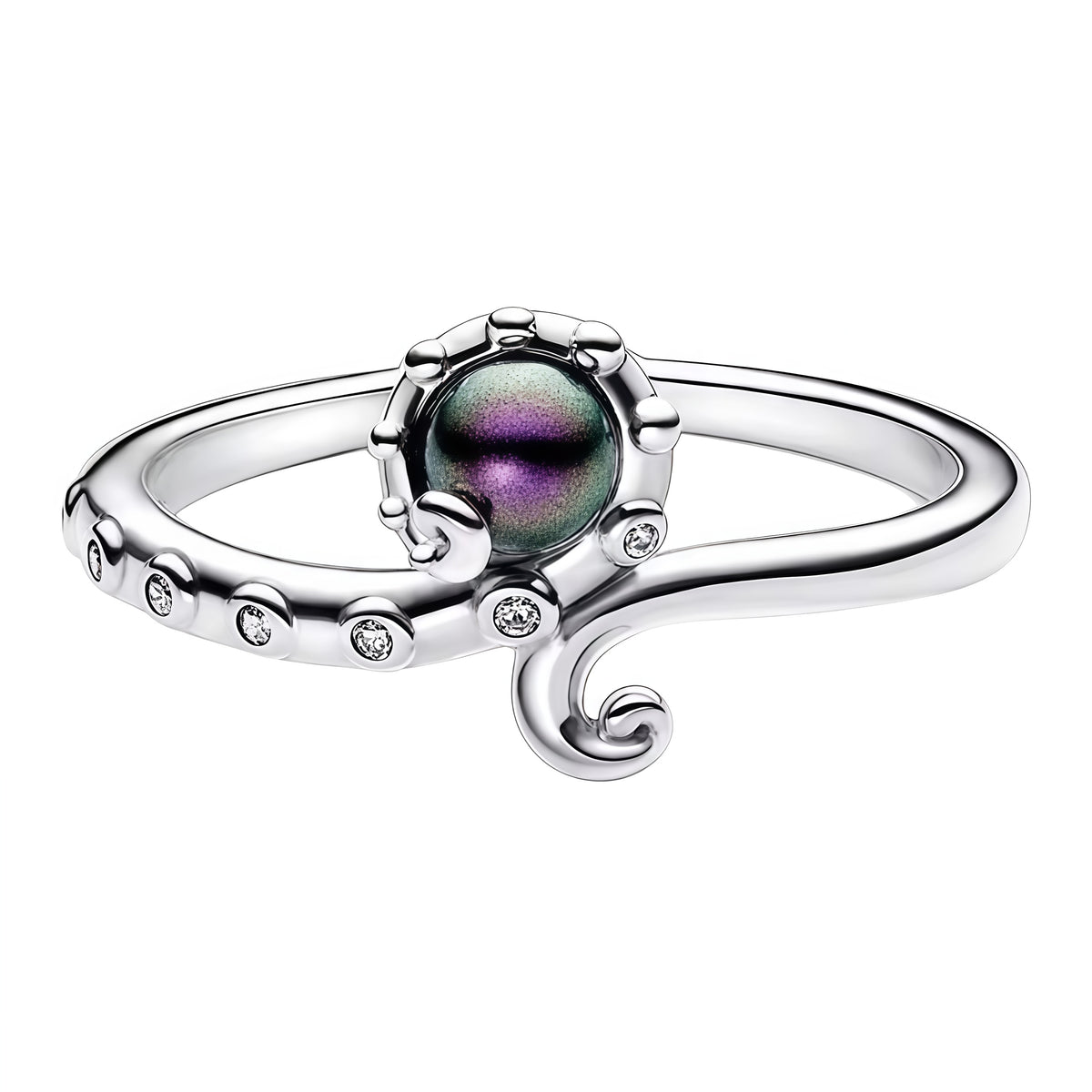 Apporte une touche sombre et envoûtante à ta main avec cette bague Ursula. Inspirée de l’univers de La Petite Sirène, cette pièce met en valeur le style puissant et mystérieux d’Ursula avec un design raffiné, des détails scintillants et une allure élégante. Une bague originale et pleine de caractère, parfaite pour les fans de Disney et des personnages emblématiques.

Caractéristiques :

- Matière : Argent 925.
- Design : Ursula en version bague, avec finitions soignées.
- Dimensions : Taille confortable et 