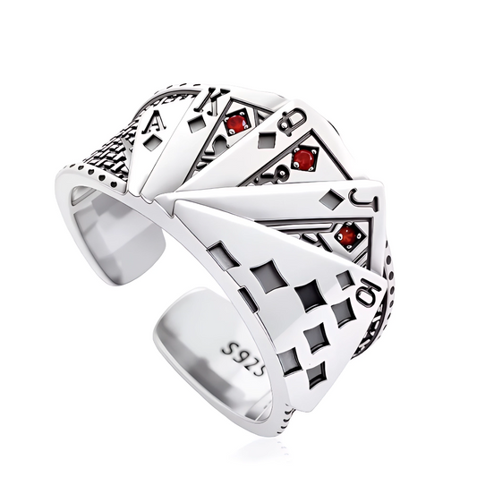 Affichez votre passion pour le jeu et l'élégance avec cette bague en argent 925 ornée d'une suite royale de cartes : 10, Valet, Dame, Roi et As de Carreau. Un design audacieux et raffiné, parfait pour les amateurs de poker, de stratégie ou de symboles puissants. Cette bague unique mêle style, chance et caractère, idéale pour affirmer votre esprit joueur avec distinction.