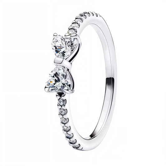 Bague délicate en argent, ornée d’un petit nœud et de strass scintillants, parfaite pour un style élégant et discret.

Caractéristiques

– Métal : argent 925
– Design fin et raffiné
– Strass brillants pour une touche lumineuse
– Disponible en plusieurs tailles
