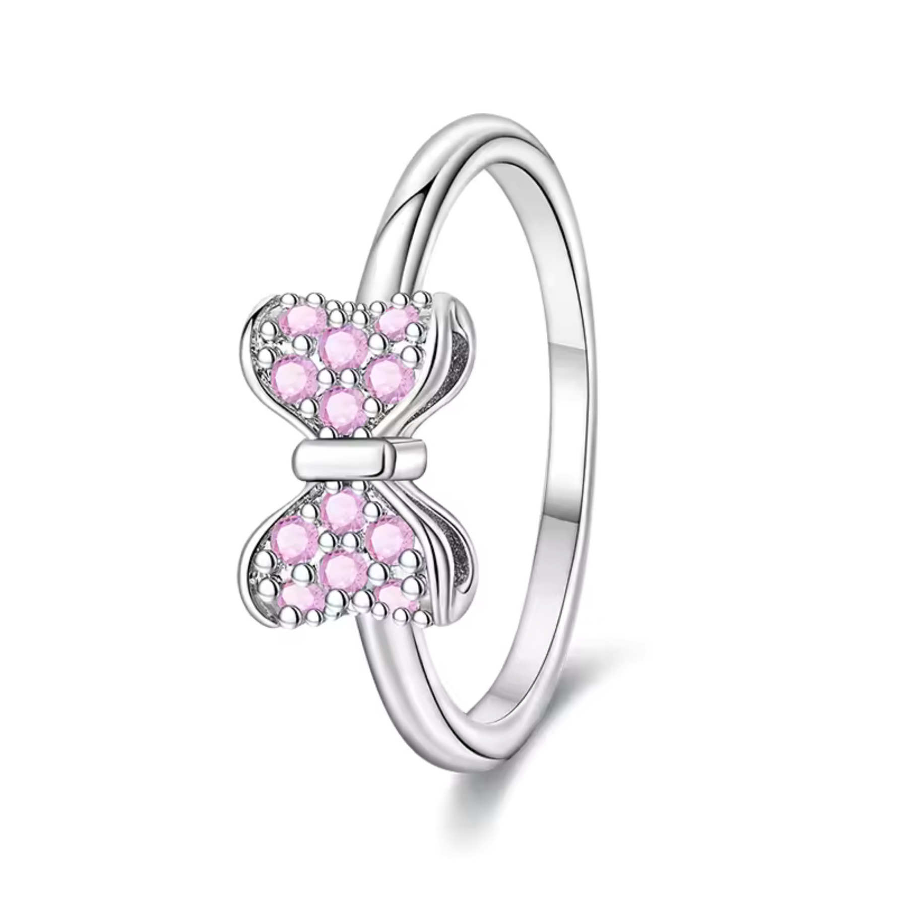 Alliez élégance et brillance avec cette bague en argent 925 ornée d’un délicat nœud rose sublimé par plusieurs strass scintillants. Ce bijou raffiné, au design romantique et lumineux, est idéal pour ajouter une touche glamour à vos tenues et pour célébrer les moments précieux. Une pièce parfaite à offrir ou à s’offrir.