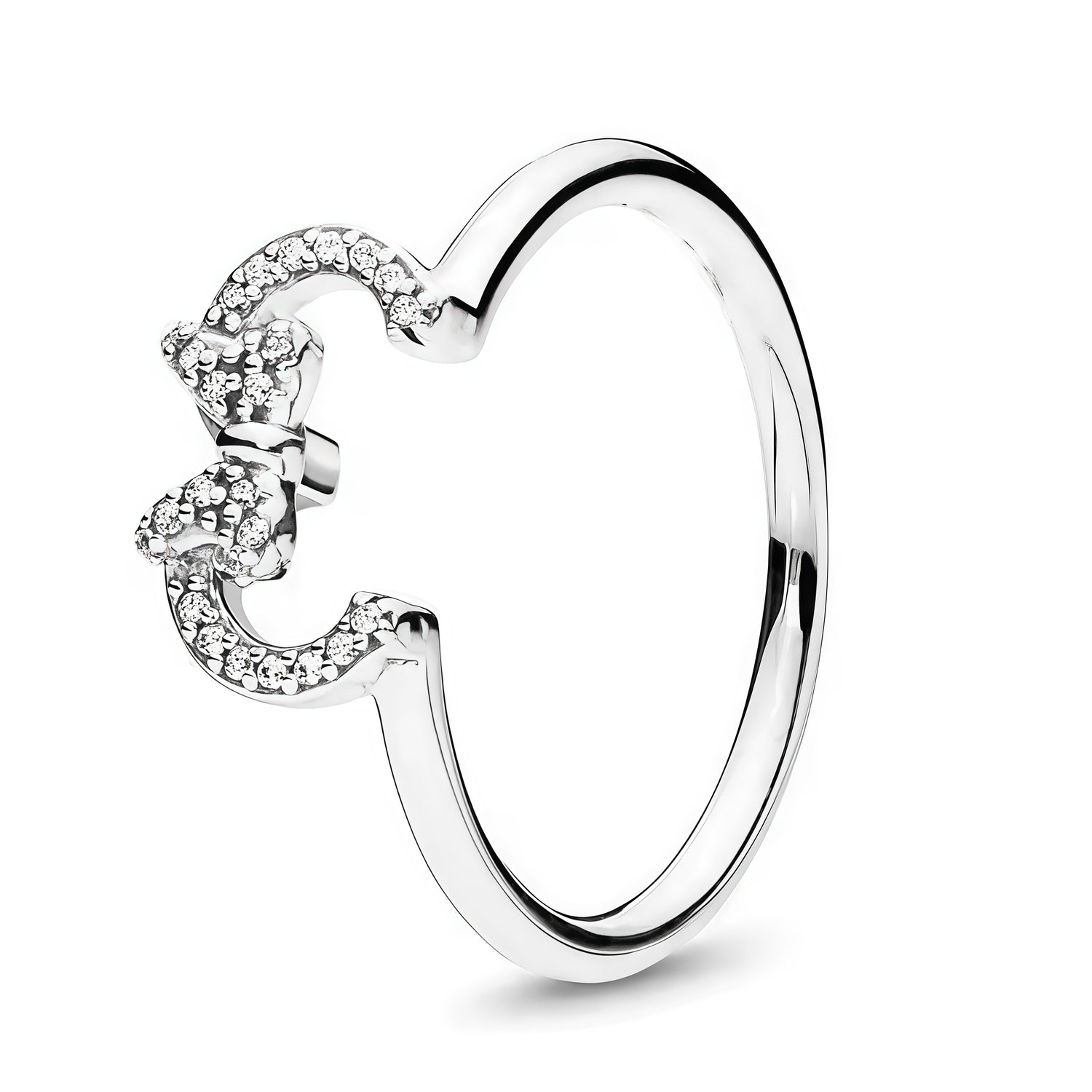 Apporte une touche mignonne et élégante à ta main avec cette bague oreille de Minnie. Inspirée de l’univers Disney, cette pièce met en valeur les célèbres oreilles de Minnie avec un design raffiné, des détails soignés et une finition brillante. Une bague intemporelle et pleine de charme, parfaite pour les fans de Disney et les bijoux au style féminin et sophistiqué.

Caractéristiques :

- Matière : Argent 925.
- Design : Oreilles de Minnie en version bague, avec détails délicats.
- Dimensions : Taille confo