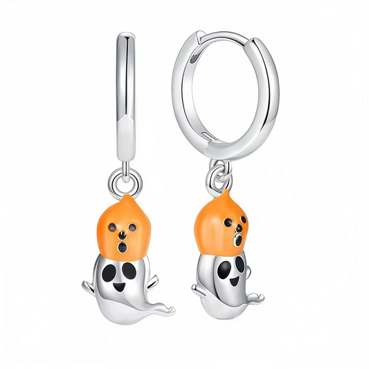 Adorables boucles d’oreilles associant un petit fantôme et une citrouille, qui brillent dans le noir pour un effet encore plus magique et festif. Idéales pour vos tenues d’Halloween ou pour apporter une touche originale à vos looks nocturnes.

Caractéristiques

– Métal : Argent 925
– Motifs : fantôme et citrouille
– Effet : glow in the dark (brillent dans le noir)
– Légères et confortables à porter