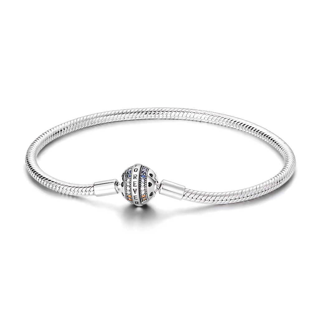 Ce bracelet en argent 925 est orné d’un fermoir rond gravé « LOVE FOREVER », décoré de lignes de pierres scintillantes aux teintes bleues et dorées pour un rendu chic et symbolique.
Il est parfait à offrir pour célébrer un amour ou une amitié éternelle et peut accueillir des charms de type européen pour composer un bijou chargé de souvenirs.