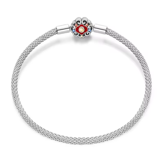 Célébre ta connexion avec les traditions et la culture chinoise avec ce bracelet argenté inspiré du Nouvel An Chinois. Fabriqué en argent 925, ce bracelet représente la chance, la prospérité et les bonnes vibrations pour la nouvelle année. Un bijou raffiné et porteur de sens, parfait pour accueillir un nouveau cycle avec élégance et harmonie.