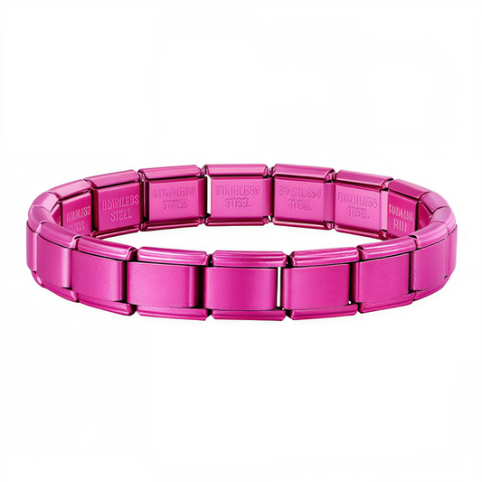 Ce bracelet à charms italien entièrement rose fuchsia est composé de 17 maillons en acier inoxydable de haute qualité, offrant confort, durabilité et éclat. Entièrement réglable, il s’adapte à toutes les tailles de poignet grâce à son système extensible et ajustable. Personnalisable à volonté, vous pouvez y ajouter ou retirer des charms pour créer un bijou unique. Sa couleur vive et lumineuse apporte une touche de gaieté et de féminité à votre style. Compatible avec tous nos charms italiens, il permet de co