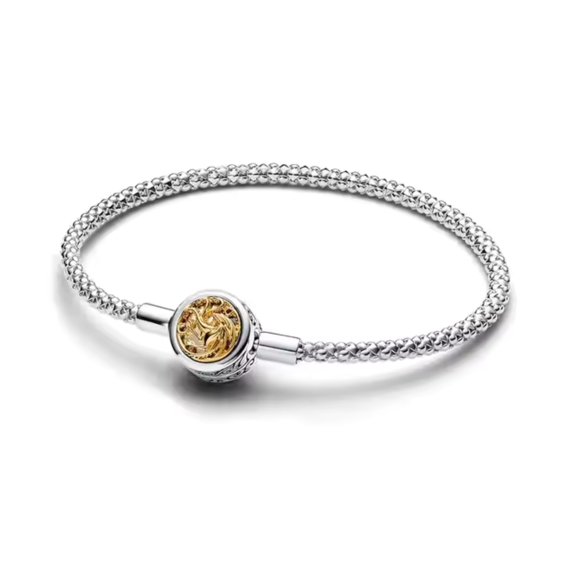 Ajoutez une touche épique et élégante à votre collection avec ce bracelet inspiré de l'univers de Game of Thrones. Fabriqué avec des matériaux de haute qualité, ce bracelet est conçu pour capturer l'essence de la célèbre série tout en offrant un style raffiné. Compatible avec tous les charms Pandora, il vous permet de personnaliser votre bijou en fonction de vos préférences.