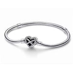 Apporte une touche romantique et élégante à ton poignet avec ce bracelet cœur infini. Inspiré de l’amour éternel, ce bijou associe deux symboles puissants : le cœur et l’infini, pour un design raffiné et plein de sens. Une pièce intemporelle et féminine, parfaite pour les amateurs de bijoux symboliques et sophistiqués.

Caractéristiques :

- Matière : Argent 925.
- Design : Cœur entrelacé avec le symbole de l’infini.
- Dimensions : Longueur ajustable (environ 18-24 cm).
- Style : Bijou élégant, romantique e