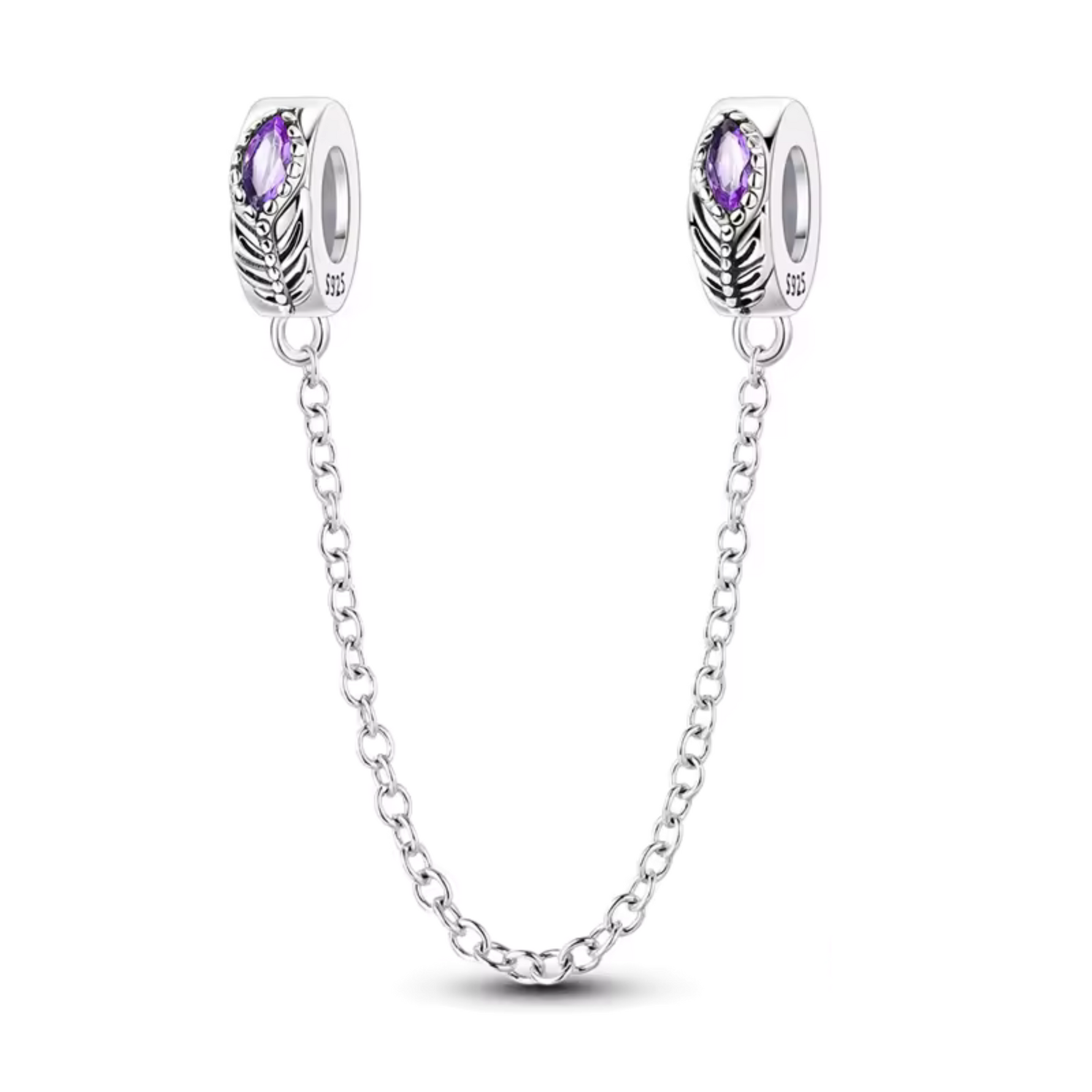 Apportez une touche de légèreté et de mystère à votre bracelet avec cette magnifique chaîne de sécurité ornée de plumes violettes délicatement sculptées. Fabriquée en argent 925, cette chaîne met en valeur des plumes finement détaillées, teintes dans des nuances de violet profond qui rappellent la grâce et la fluidité du vent.

En plus d’ajouter une note bohème et poétique à votre bijou, cette chaîne de sécurité protège votre bracelet en empêchant les ouvertures accidentelles, garantissant ainsi la sécurité