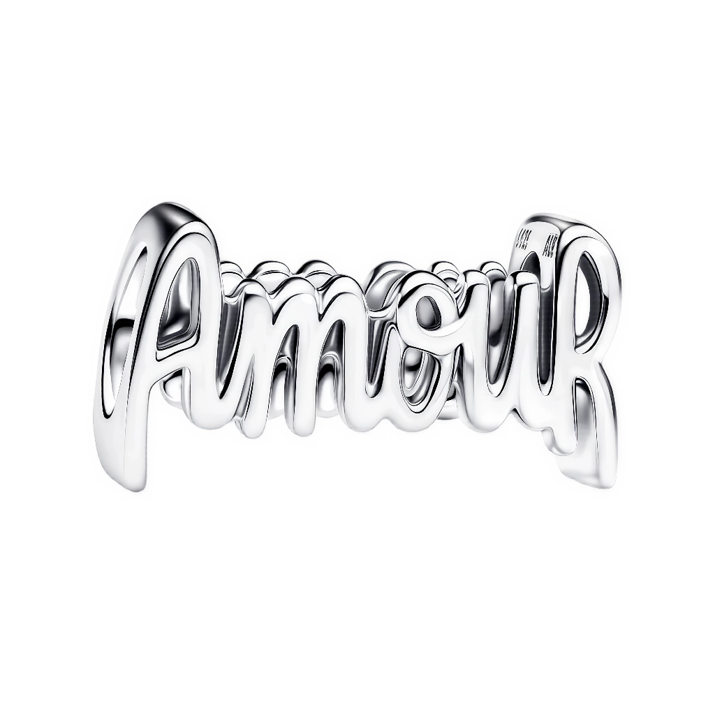 Ce charm en argent 925 poli présente un lettrage fluide et élégant “AMOUR” en écriture script courbée, capturant l’essence de la romance avec une finition haute brillance pour un éclat intemporel et sophistiqué.

Caractéristiques :

Matière : Argent 925.
Design : Forme allongée avec contours doux et modernes, gravure profonde pour une lisibilité parfaite sous tous les angles.