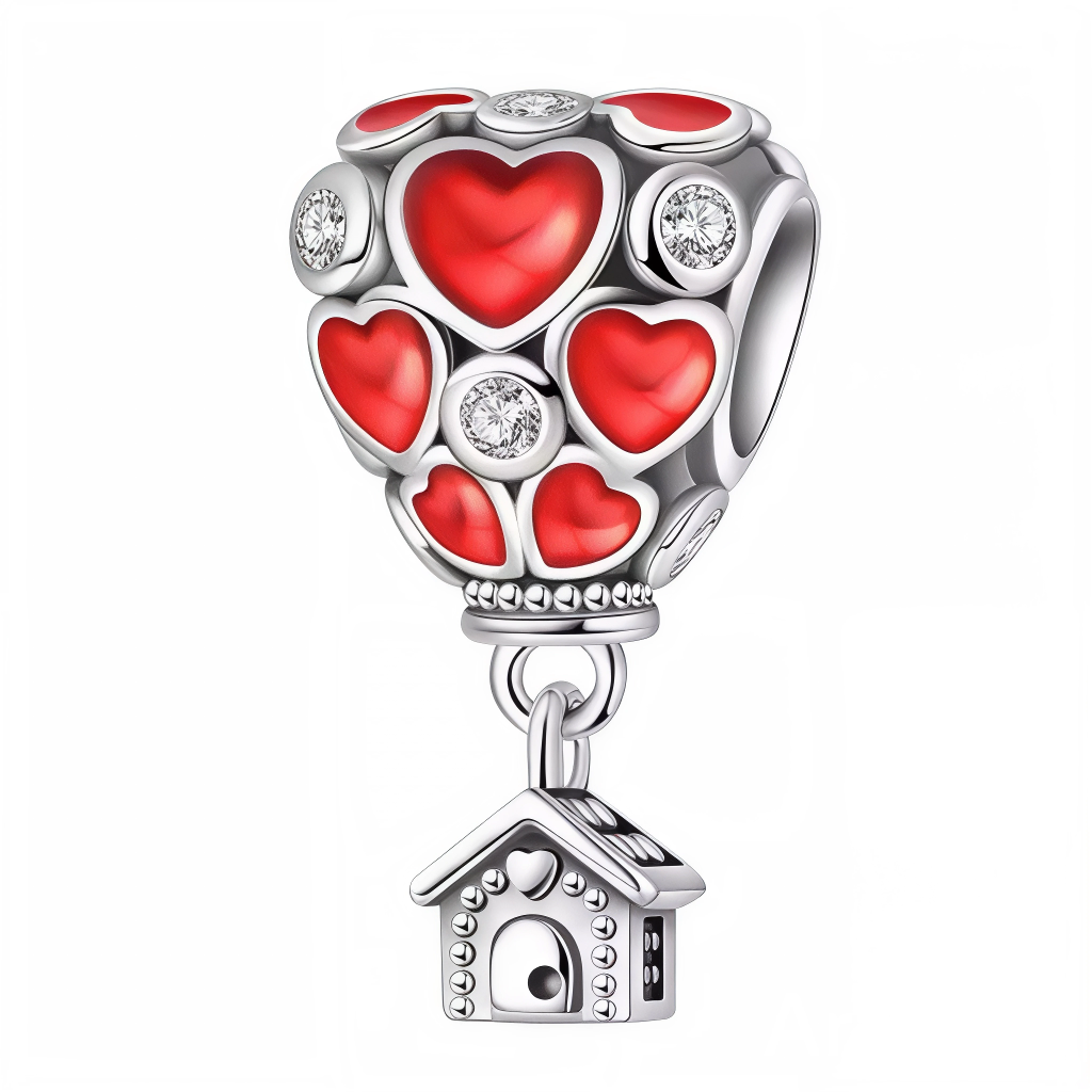 Ce charm pour bracelet en argent 925 dépeint un ballon à air chaud festif orné de multiples cœurs rouges émaillés et strass, ancré à une petite maison suspendue pour symboliser l'amour voyageur et les rêves élevés. La base ronde assure une fixation aisée sur les bracelets modulaires.

Caractéristiques :

Matière : Argent 925 (S925)
Design : Ballon cluster cœurs glossy rouge avec diamants, panier maison ajouré, monté sur support rond percé.
Style : Rêveur et romantique, parfait pour voyageurs du cœur, annive