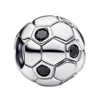Apporte une touche sportive et dynamique à ton bracelet avec ce charm ballon de foot. Son design emblématique symbolise la passion du jeu, l’esprit d’équipe et la performance, tout en ajoutant une note élégante et moderne à ta collection. Un bijou simple et expressif, parfait pour les amoureux du football et des accessoires symboliques.

Caractéristiques :

-&nbsp;Matière : Argent 925.
-&nbsp;Design : Ballon de foot avec finition brillante et détails soignés.
-&nbsp;Dimensions : Taille délicate et confortab