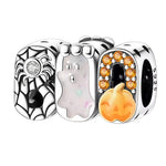 Charm pendentif adorable représentant un petit fantôme accompagné de l’inscription « BOO », inspiré de l’univers d’Halloween. Finement travaillé en argent 925, son design ludique et délicat apporte une touche mystérieuse et amusante à votre bracelet ou collier.

Caractéristiques :

- Matière : Argent 925.
- Design : Petit fantôme avec l’inscription « BOO ».
- Style : Halloween, ludique, mignon et original.
- Symbolique : Mystère, magie, amusement et esprit d’Halloween.
- Compatibilité : Charm pendentif comp
