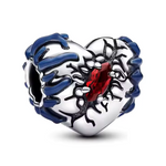 Ajoutez une touche de mystère et de nostalgie à votre collection avec ce charm Cœur&nbsp; inspiré de Stranger Things. Fabriqué en résine brillante et détaillé avec soin, ce charm représente un cœur, évoquant l'ambiance intrigante de la série. Son éclat symbolise les liens forts et les aventures surnaturelles des personnages, parfait pour les fans qui souhaitent montrer leur passion pour l'univers fantastique des années 80. Compatible avec les bracelets Pandora, ce charm apportera une note captivante et dyna