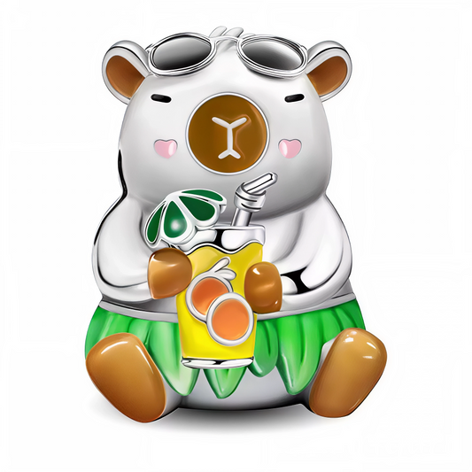 Charm en argent 925 représentant un capybara détendu, portant des lunettes de soleil et tenant un cocktail coloré. Un bijou fun et estival qui apporte une touche de vacances et de bonne humeur à vos bracelets.

Caractéristiques

– Métal : argent 925
– Design : capybara avec lunettes de soleil et cocktail
– Type : charm
– Finition soignée et colorée