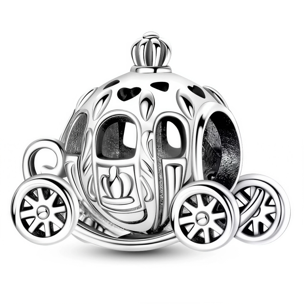 Ajoutez une touche de magie et de conte de fées à votre collection avec ce charm représentant le carrosse scintillant de Cendrillon. Fabriqué en argent sterling 925 et orné de détails étincelants, ce charm de haute qualité est compatible avec tous les bracelets Pandora, garantissant une intégration parfaite à votre bijou préféré. Parfait pour les fans de Cendrillon et de l'univers Disney, ce charm capture la splendeur et le glamour du carrosse enchanté, avec des détails minutieusement travaillés et des élém