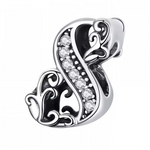 Personnalisez votre bracelet avec ce charm en forme de chiffre "8", fabriqué en argent 925. Un bijou élégant et raffiné, parfait pour représenter un chiffre symbolique ou un moment important de votre vie.
