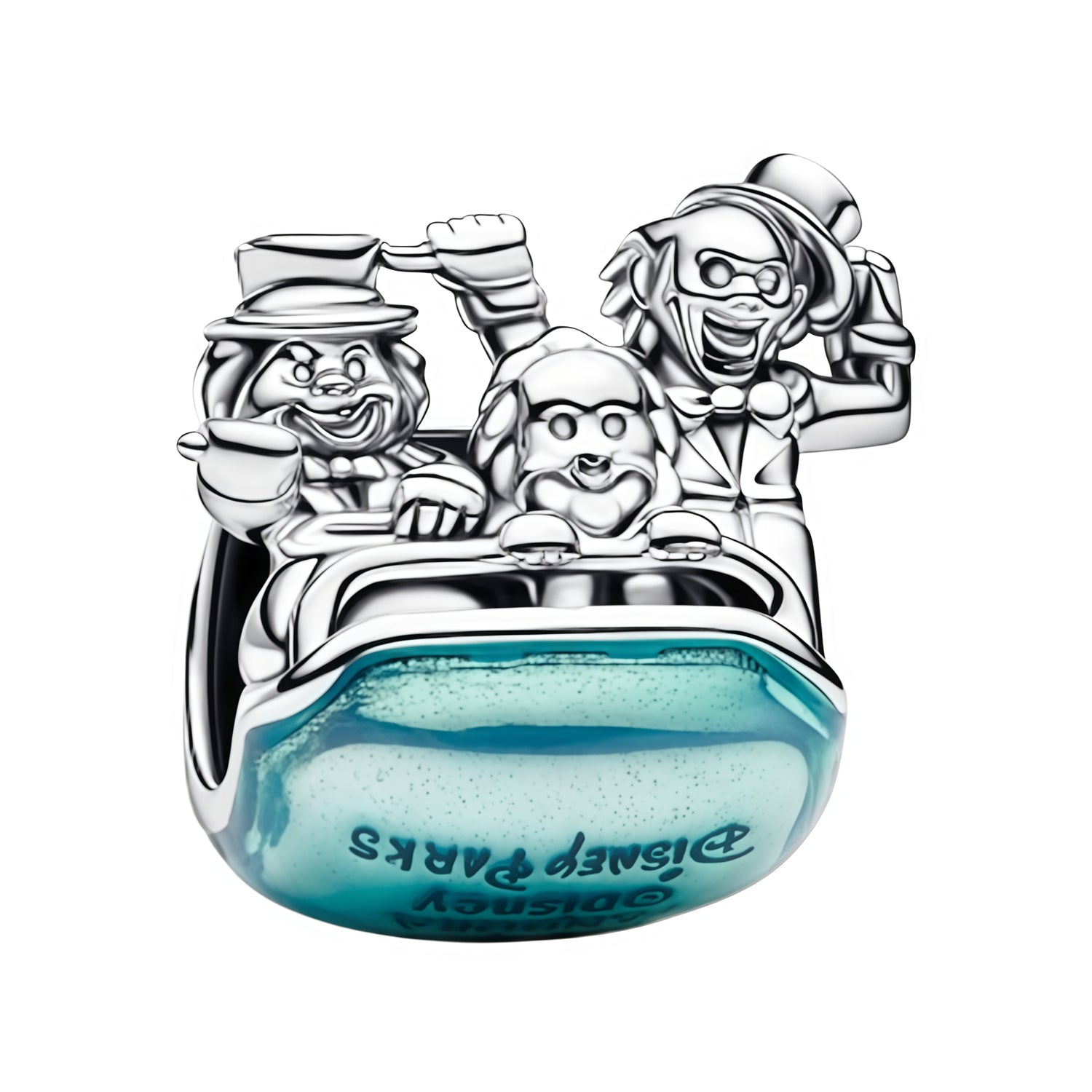 Charm inspiré des célèbres fantômes autostoppeurs de l’attraction The Haunted Mansion, installés à bord de leur Doom Buggy. Son design mystérieux et original capture l’ambiance emblématique de l’univers Disney, parfait pour les amateurs d’Halloween et d’attractions fantastiques.

Caractéristiques :

- Matière : Argent 925.
- Design : Les trois fantômes autostoppeurs à bord d’un Doom Buggy.
- Style : Disney, mystérieux et légèrement spooky.
- Symbolique : Aventure, humour, mystère et univers fantastique.
- C