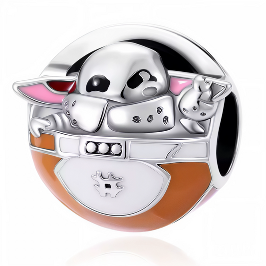 Charm en argent 925 représentant Grogu, le petit personnage adoré de l’univers Star Wars, installé confortablement dans son berceau volant. Un bijou emblématique et attendrissant, parfait pour les amateurs de la saga galactique.

Caractéristiques

– Métal : argent 925
– Design : Grogu dans son berceau volant
– Type : charm
– Finition fine et détaillée