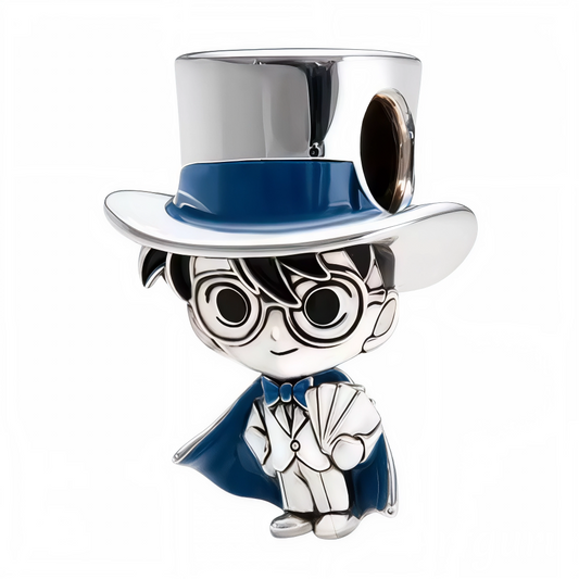 Plongez dans la magie de Poudlard avec ce charm représentant Harry Potter, vêtu de son célèbre chapeau pointu et d’une cape élégante ornée de détails bleus subtils. Finement réalisé en Argent 925 (S925), ce bijou capture toute la force et l’aura mystérieuse du jeune sorcier, prêt à lancer un sort ou à vivre une nouvelle aventure magique. Un accessoire incontournable pour les fans de la saga.