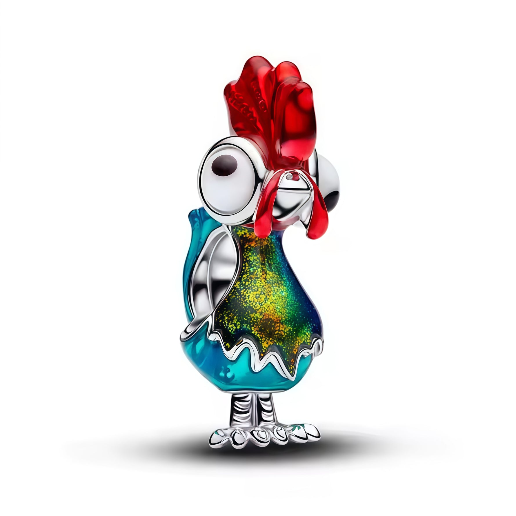 Apporte une touche d’humour et de fantaisie à ton bracelet avec ce charm inspiré de Hei Hei, le coq emblématique de Vaiana. Son design amusant et attachant évoque l’univers tropical du film, tout en ajoutant une note originale et pleine de caractère à ta collection. Un bijou adorable et décalé, parfait pour les fans de Vaiana et des personnages inoubliables de Disney.

Caractéristiques :

-&nbsp;Matière : Argent 925.
-&nbsp;Design : Hei Hei avec finition brillante et détails soignés.
-&nbsp;Dimensions : Tai