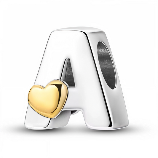 Ajoutez une touche d’amour et de délicatesse à votre bracelet avec ce charm en forme de lettre "A", conçu en argent 925 et orné d’un petit cœur en couleur or. Ce bijou élégant combine raffinement et symbolisme, parfait pour personnaliser votre bijou avec une initiale pleine de tendresse.